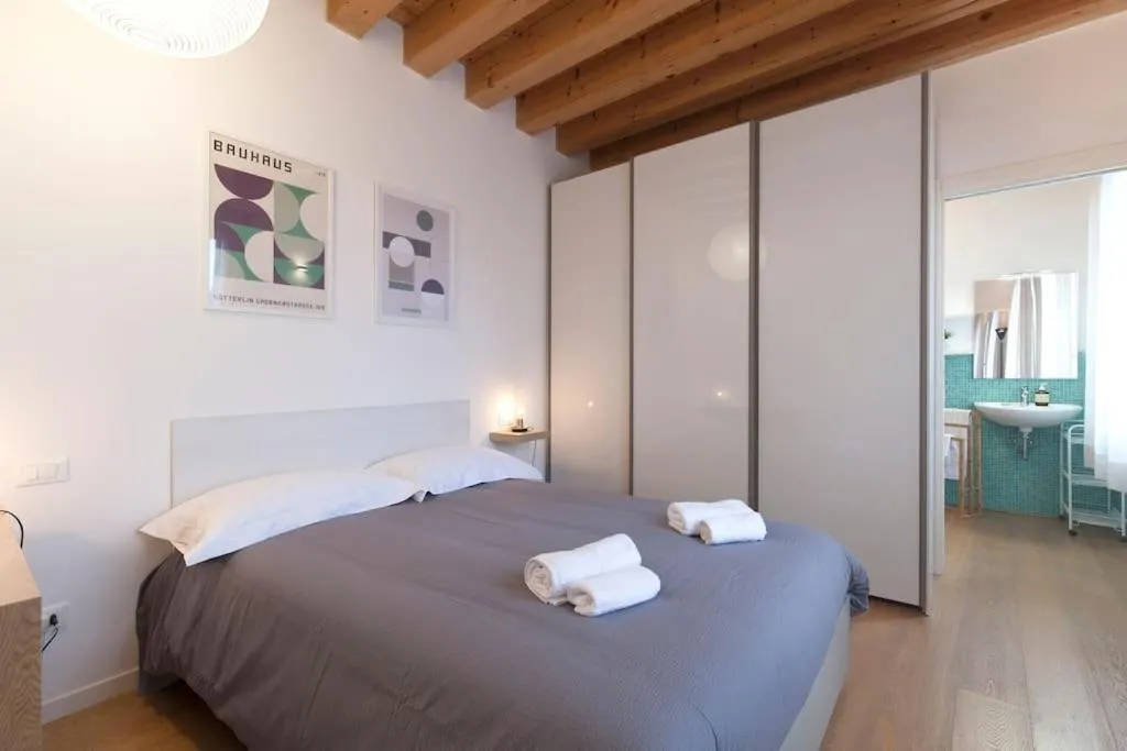 Image 6 of Bauhaus Venice Apartment