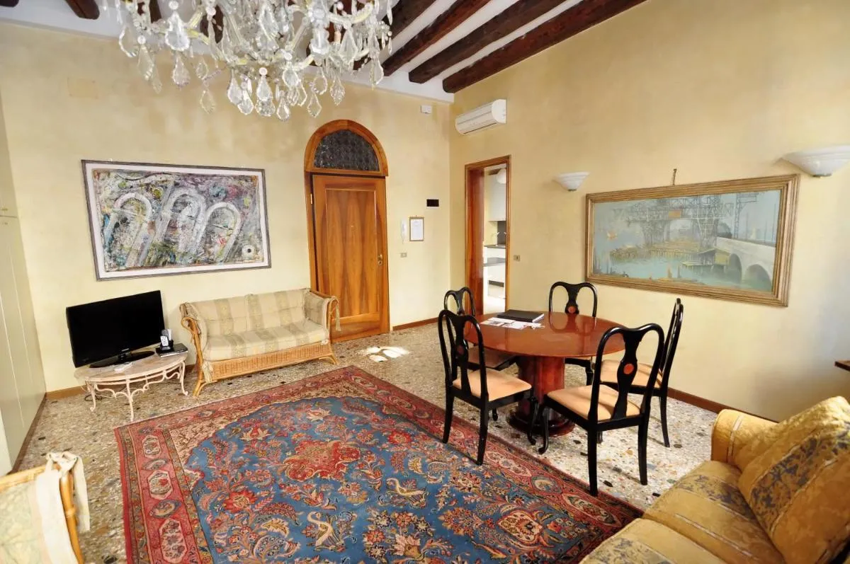 Image 2 of Casa Dei Pittori Venice Apartments