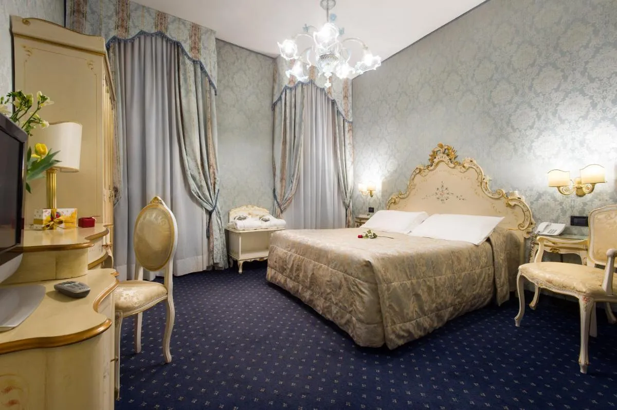 Image 4 of Hotel Carlton On The Grand Canal