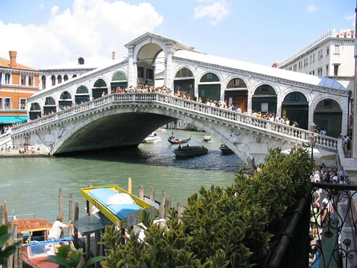 Image 2 of Hotel Rialto