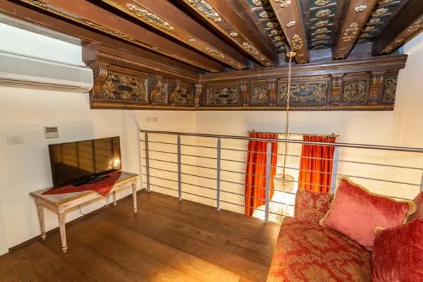 Image 4 of LUXURY APARTMENT San Marco Experience