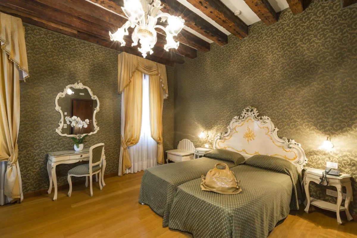 Image 6 of Palazzo Guardi