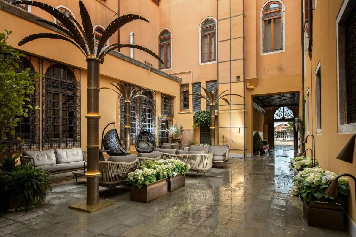 Image 2 of Palazzo Veneziano – Venice Collection
