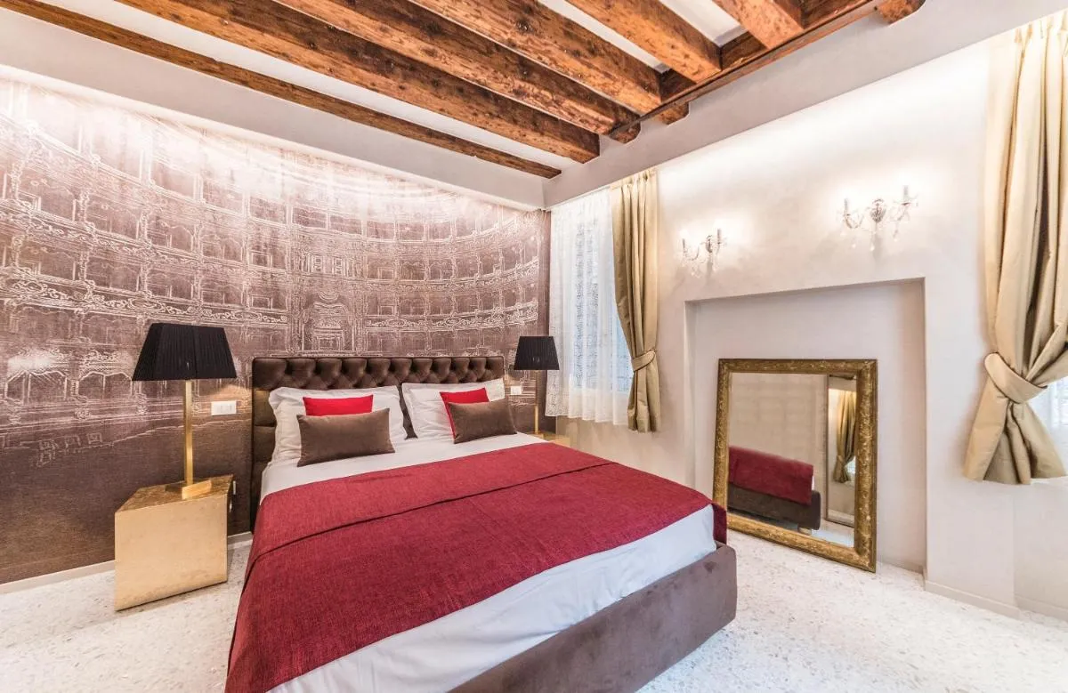 Image 1 of Rialto Luxury Flat