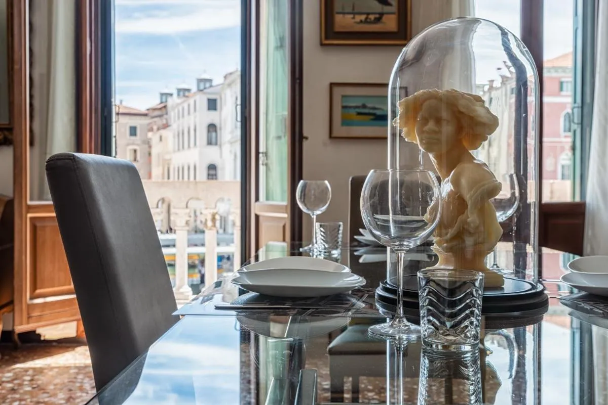 Image 6 of Royal Rialto Apartment – Grand Canal View