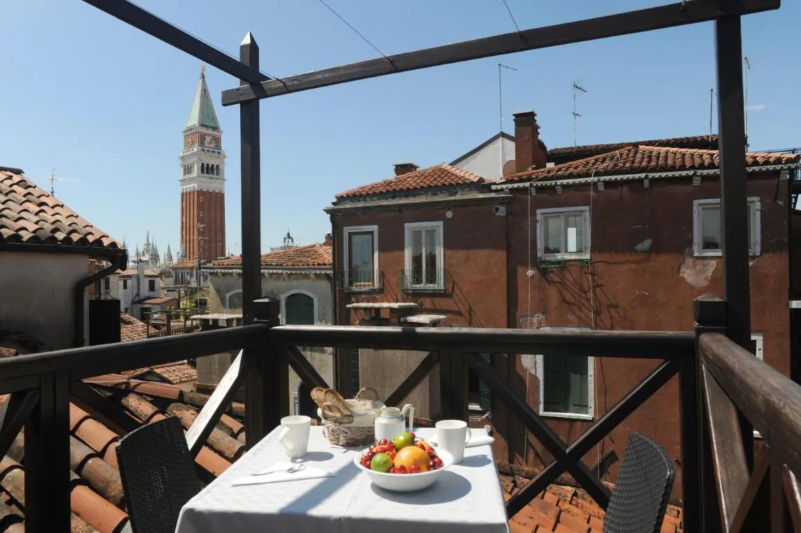 Image of TRA SAN MARCO E RIALTO
