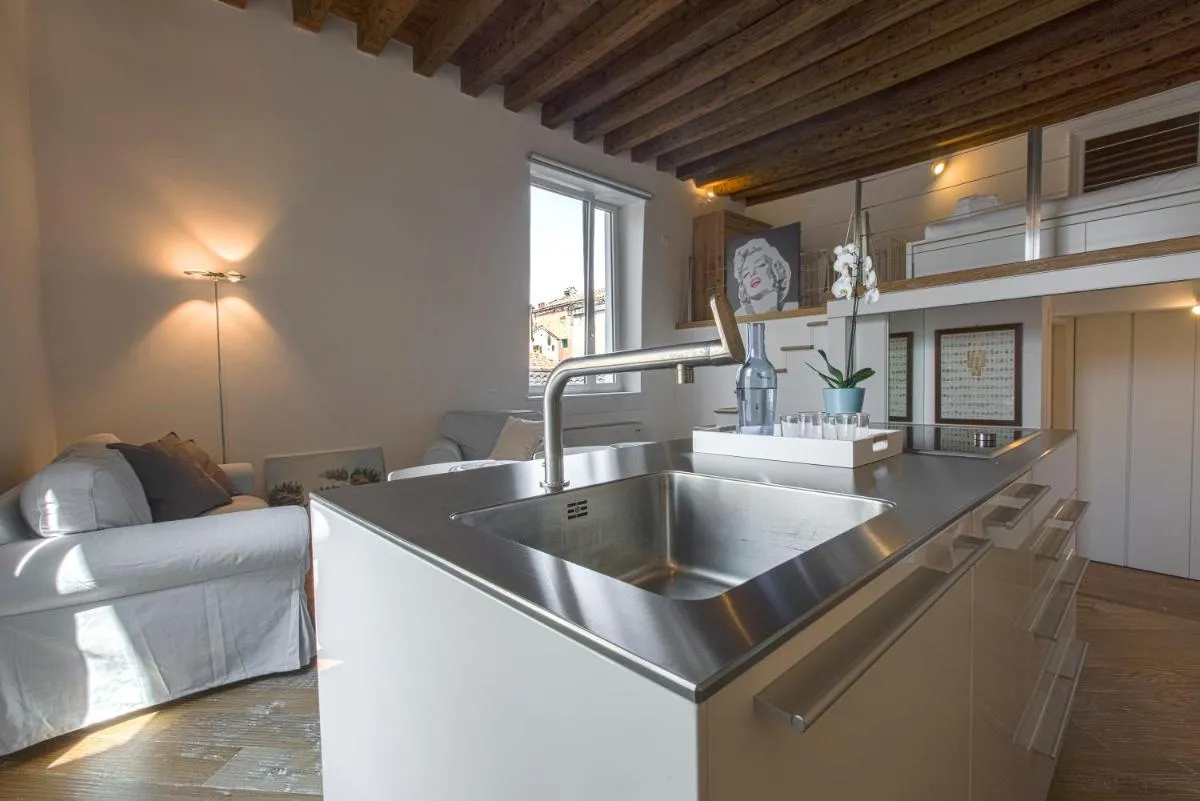 Image 2 of Zattere Design Loft R&R