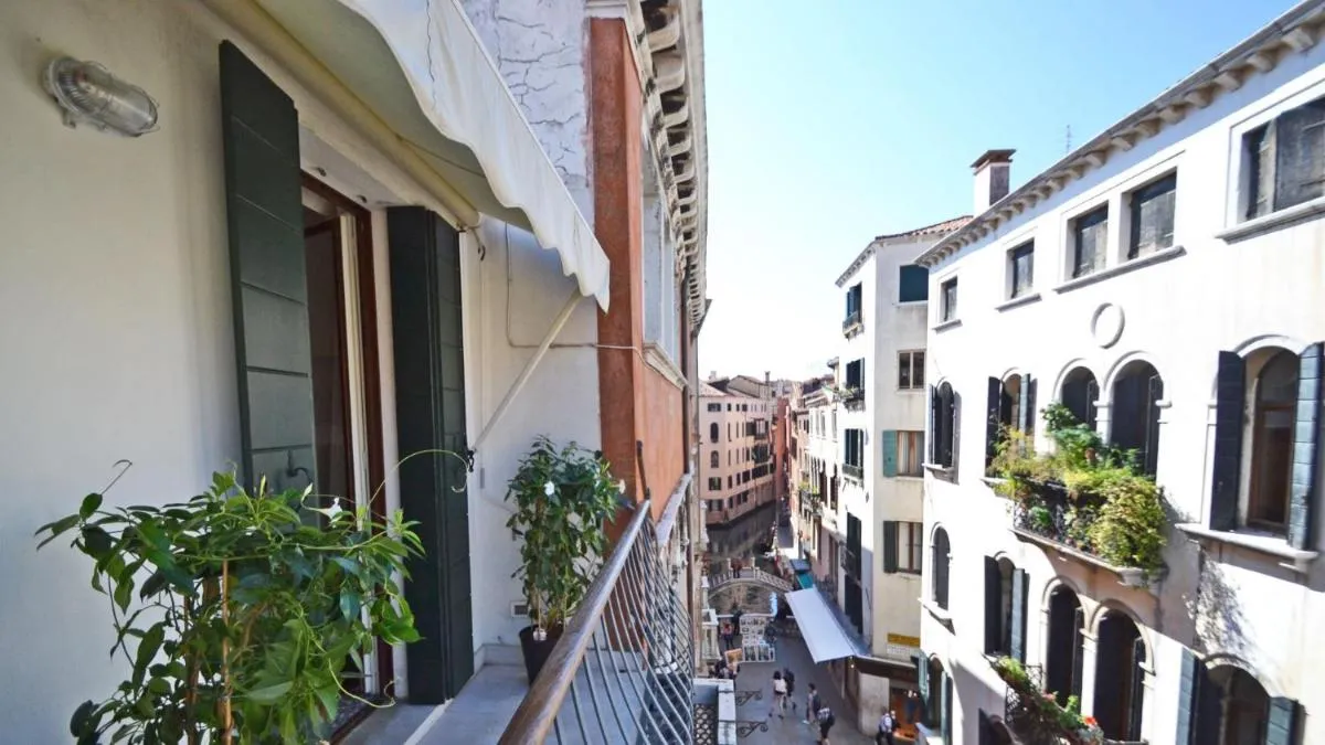 Image 5 of Ai Bareteri Luxury Canal View