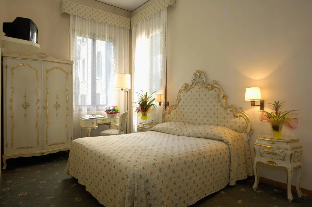 Image 1 of Albergo Basilea