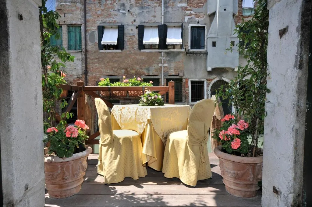 Image of Alla Vite Dorata