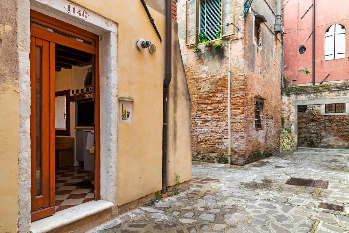 Image 5 of Antico Caminetto alla Biennale