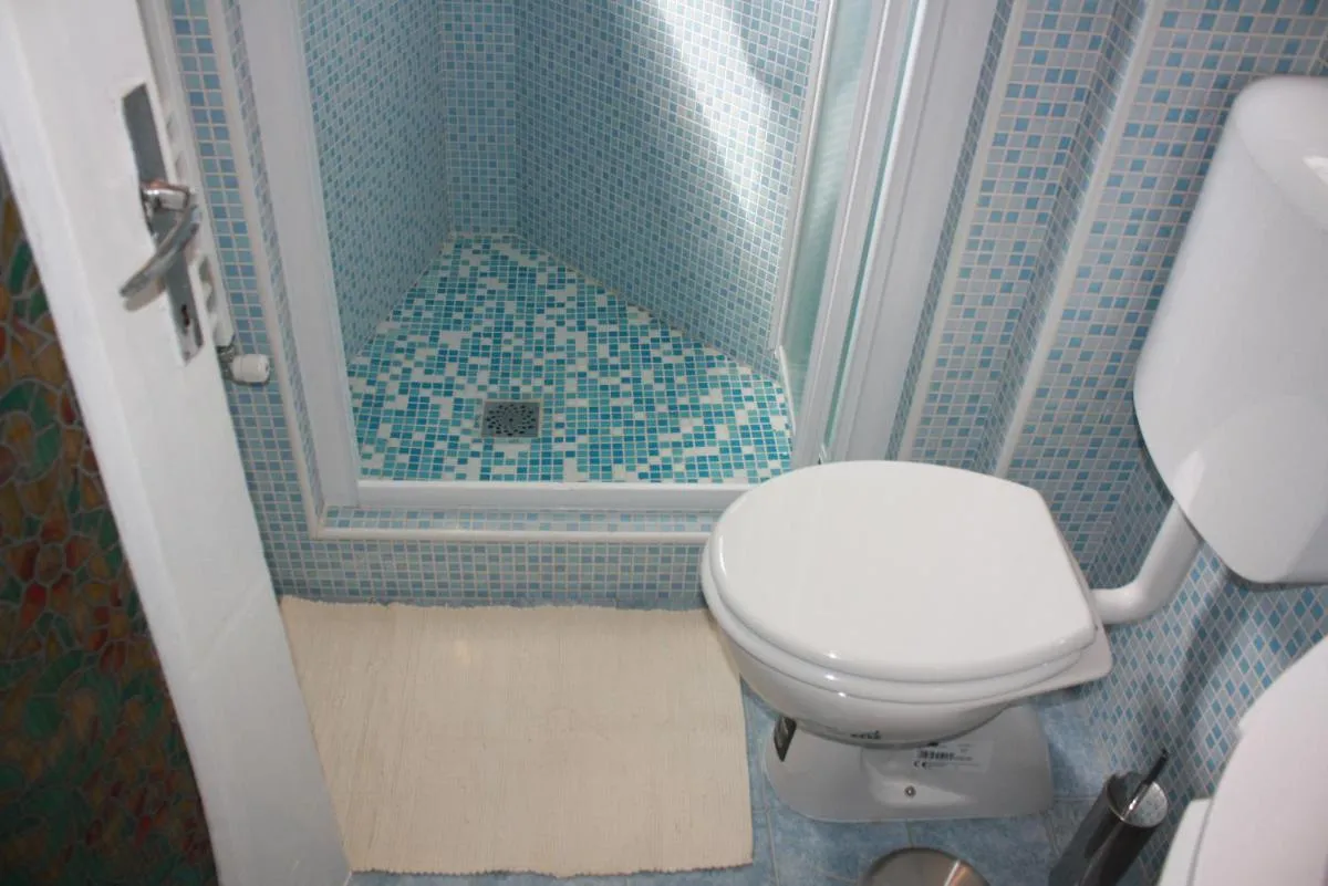 Image 6 of Apartment 2