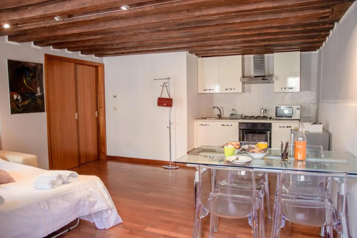 Image 3 of Appartamenti Superior in Via Garibaldi by Bricola Apartments