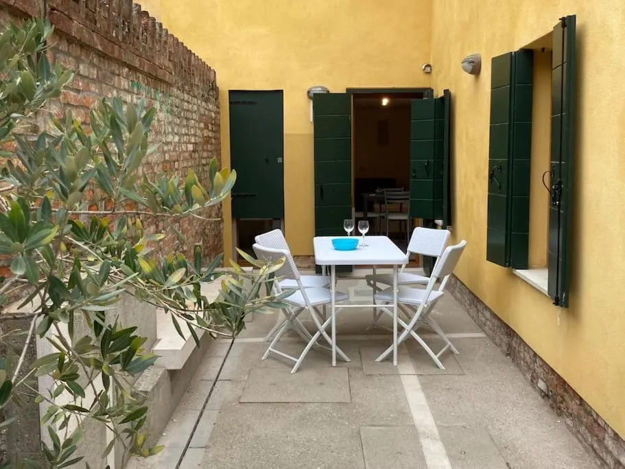 Image 1 of Appartamento Tre Archi con corte privata