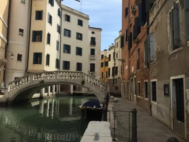 Image 6 of B&B Al Teatro with canal view