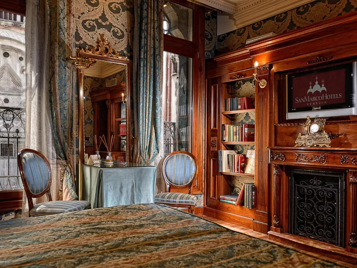 Image 4 of Bellevue Luxury Rooms – San Marco Luxury