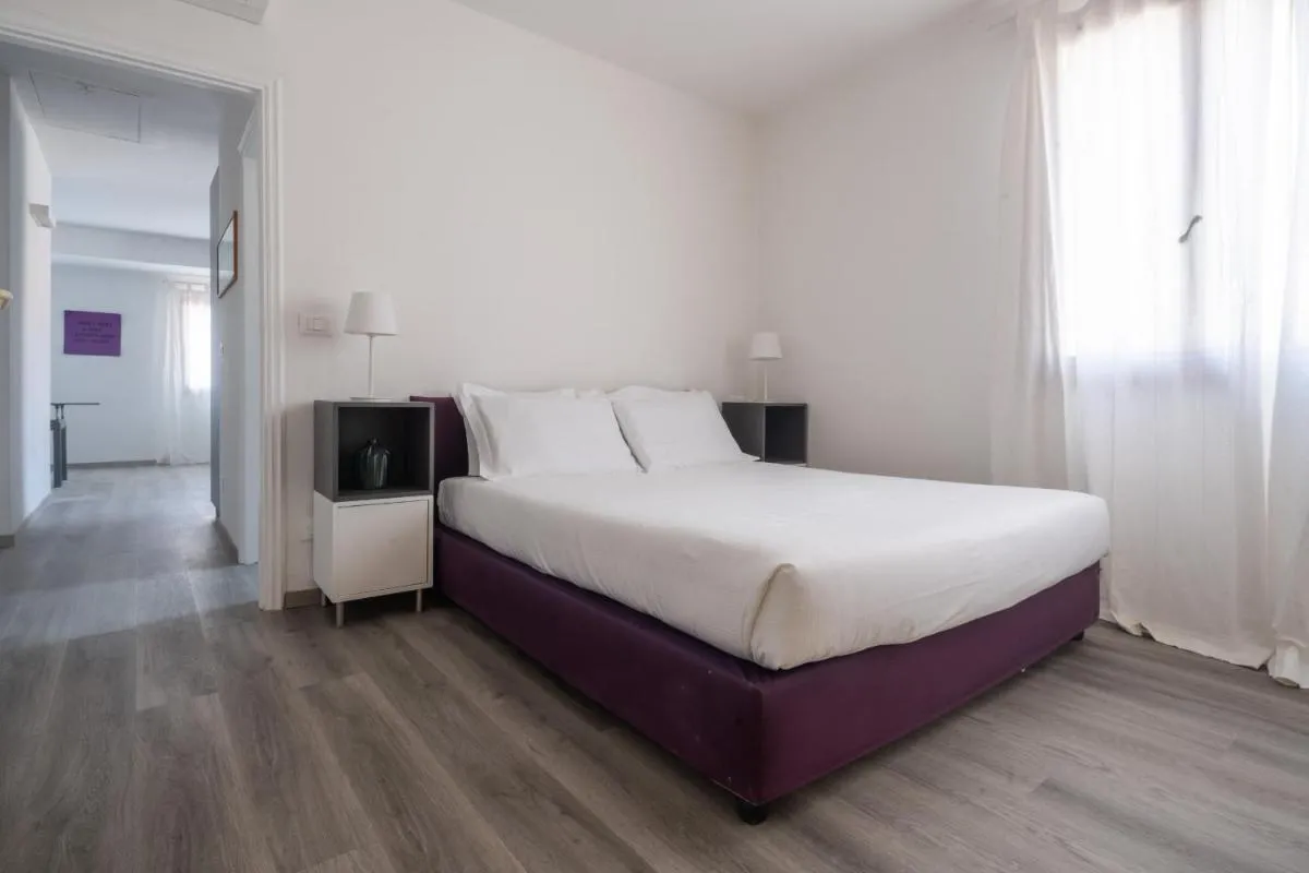 Image 1 of Bright Apartment On Venetian Roofs R&R