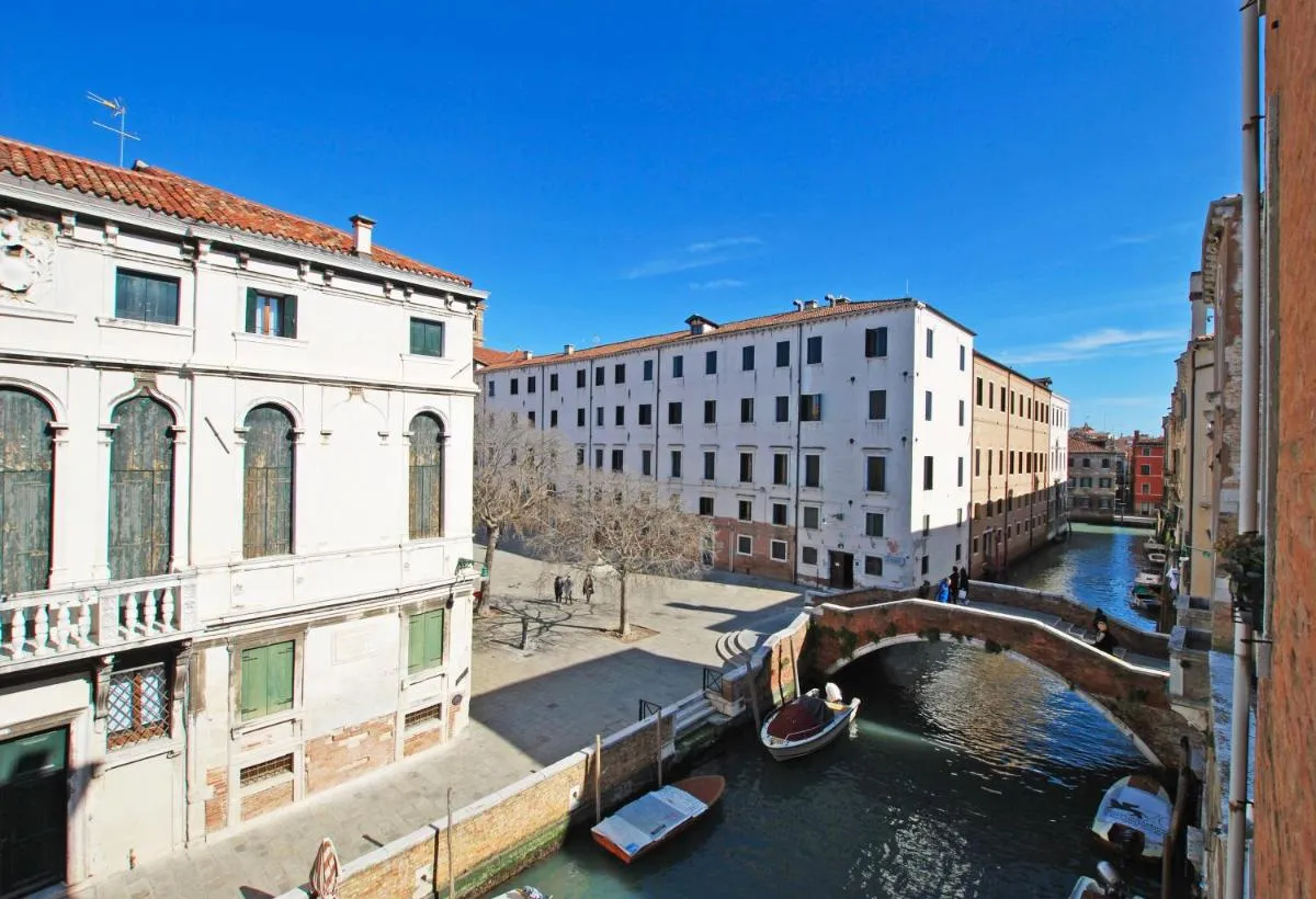 Image 4 of CA CORTE NOVA design apartment with canal view