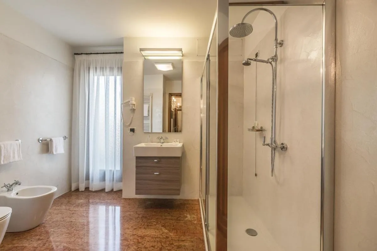 Image 2 of Ca’ Del Monastero 3 Collection Apartment for 4 Guests with Lift