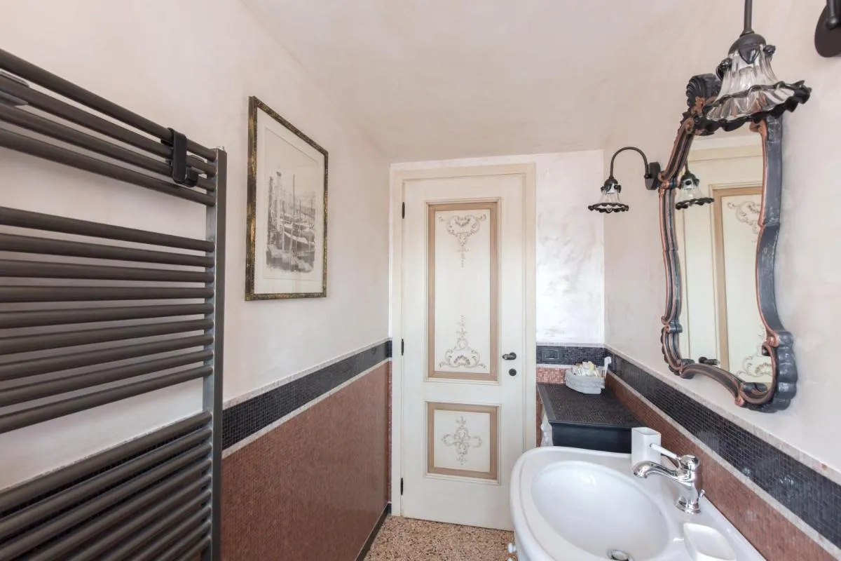 Image 6 of Cà Manzoni Apartment with Terrace