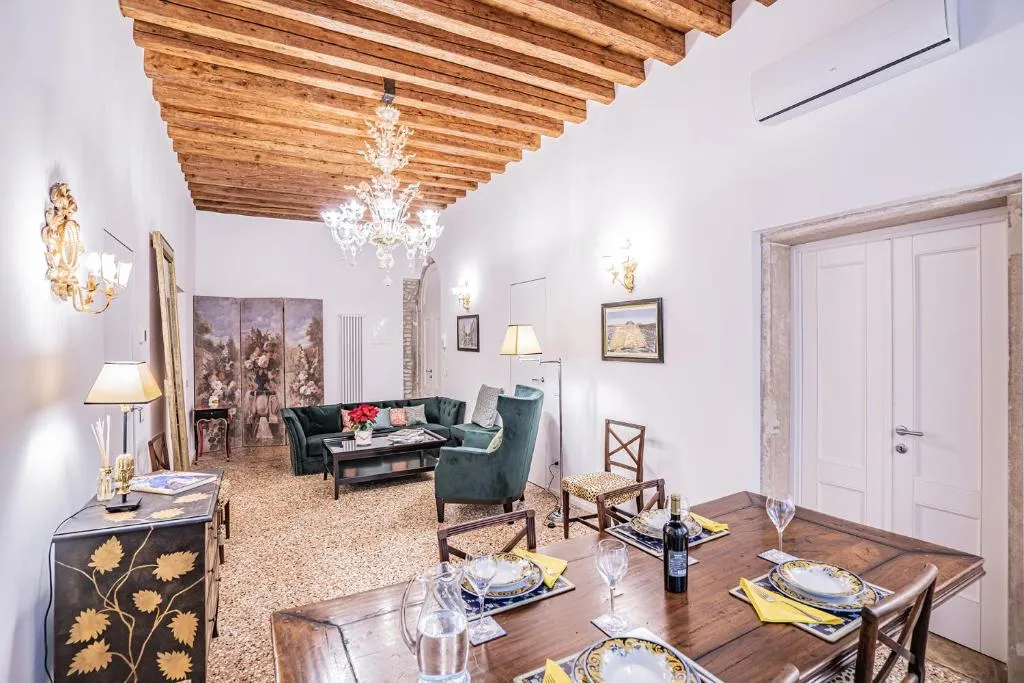 Image of Ca’ San Beneto Completely Refurbished in a fabulously central area