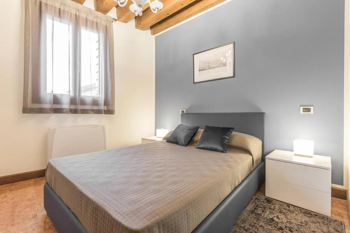 Image 5 of Ca’ del Monastero 6 Collection Chic Apartment for 4 Guests with Lift