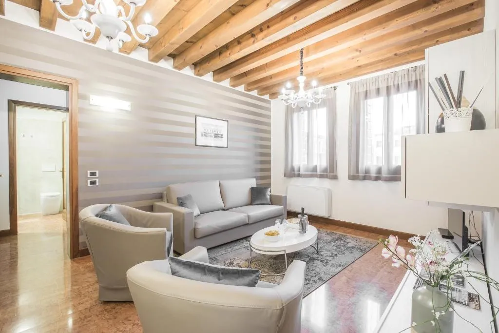 Image of Ca’ del Monastero 6 Collection Chic Apartment for 4 Guests with Lift