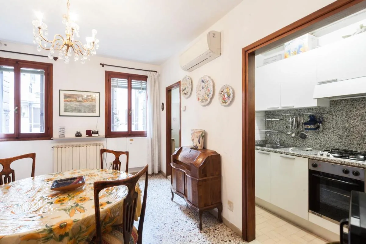 Image 3 of Campiello Chiesa, Venezia by Short Holidays