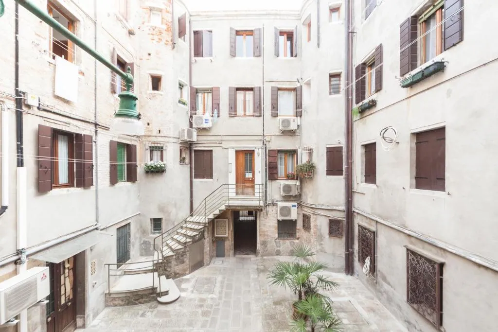 Image of Campiello Chiesa, Venezia by Short Holidays