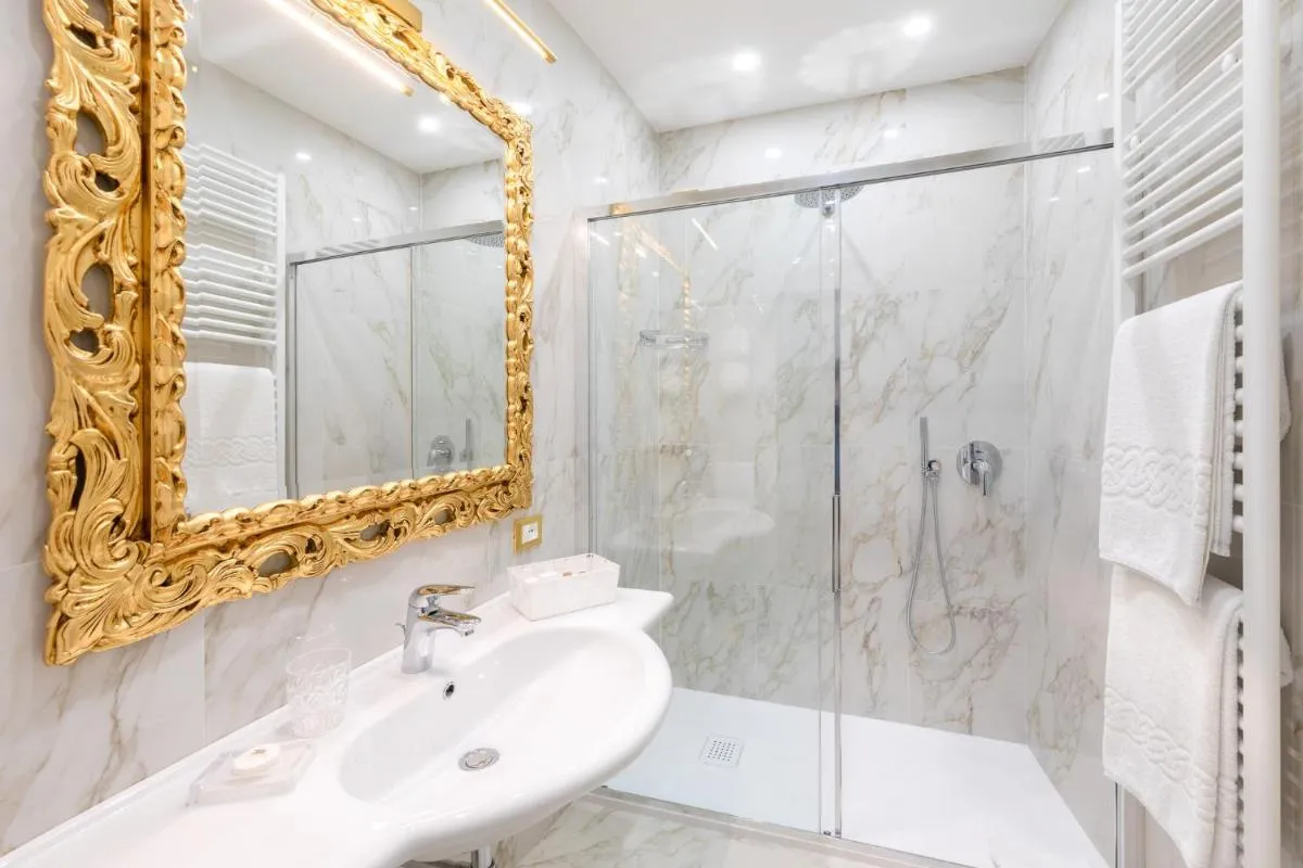 Image 6 of Canal View San Marco Luxury Rooms