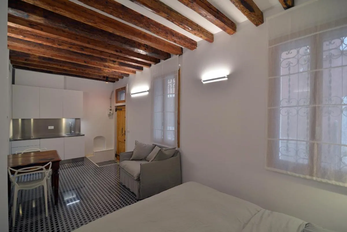Image 5 of Carbonaia Venezia