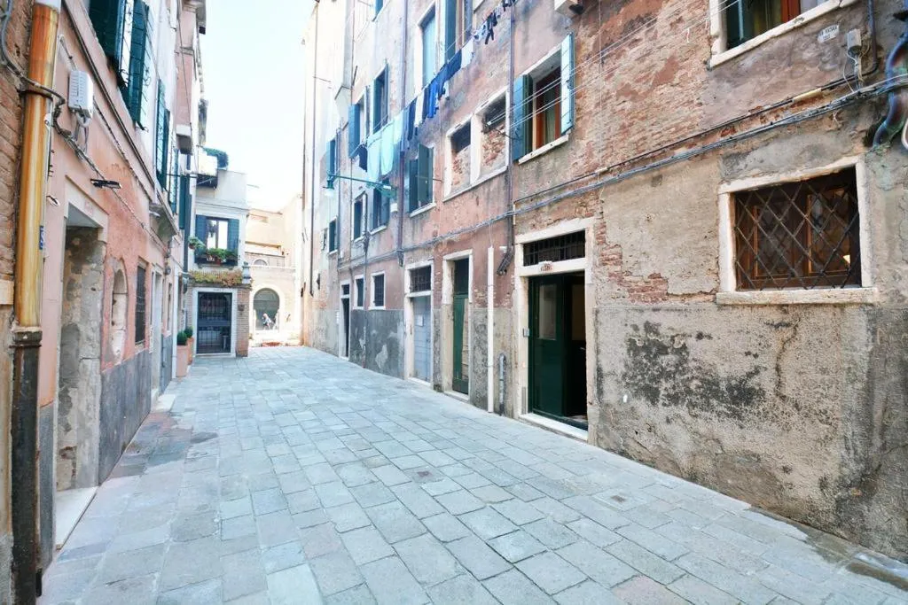 Image 5 of Casanova Flat