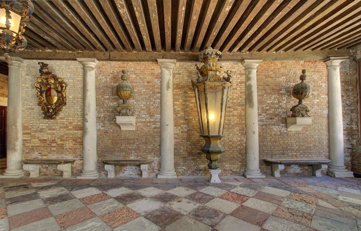 Image 2 of DOGE STAIR, gorgeous – BBC Venice Grand 2024 Tour recorded here!