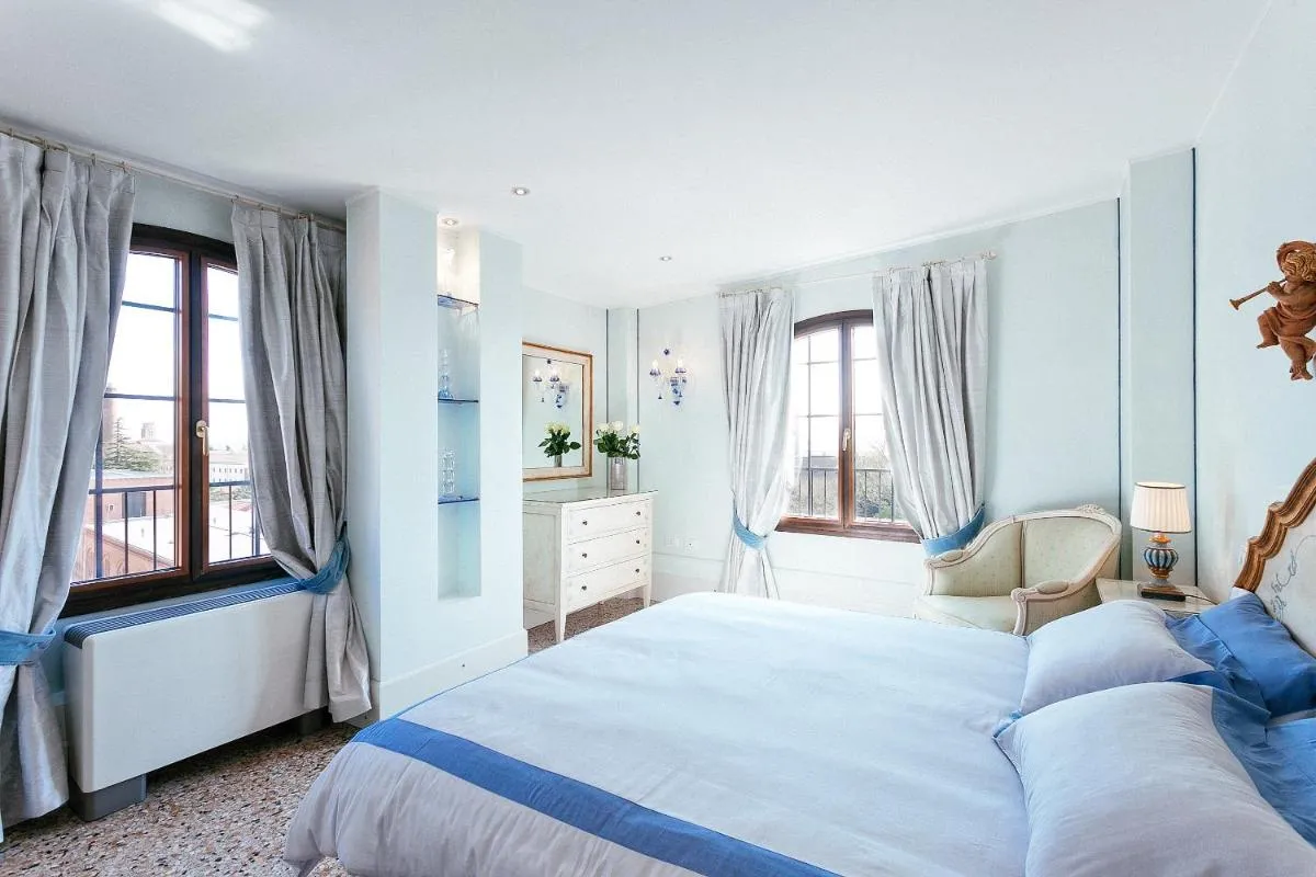 Image 6 of Deluxe Apartments Lagoon View