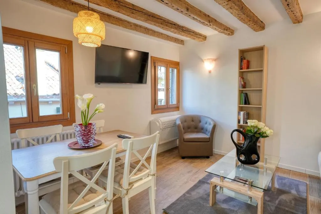 Image of Ecco Suites Apartments