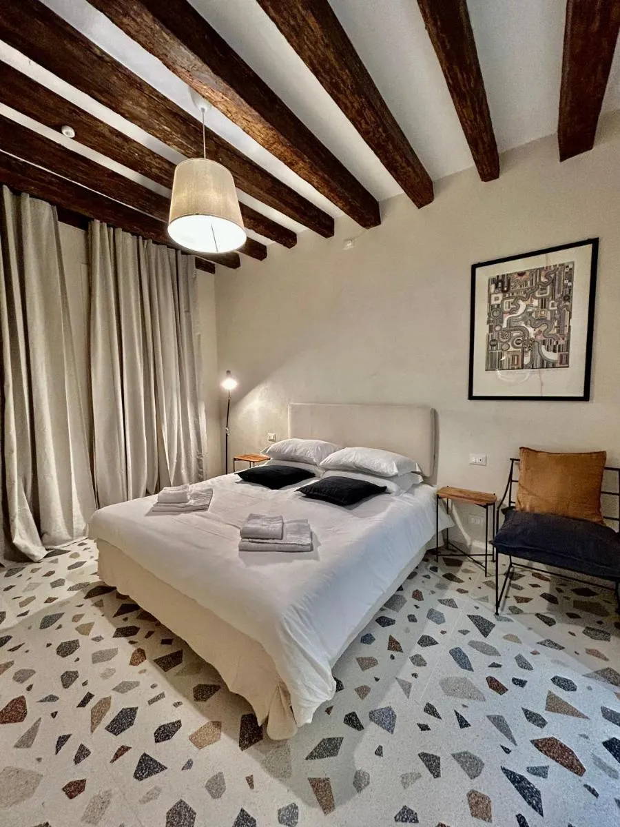 Image 3 of Farini Suites wi-fi