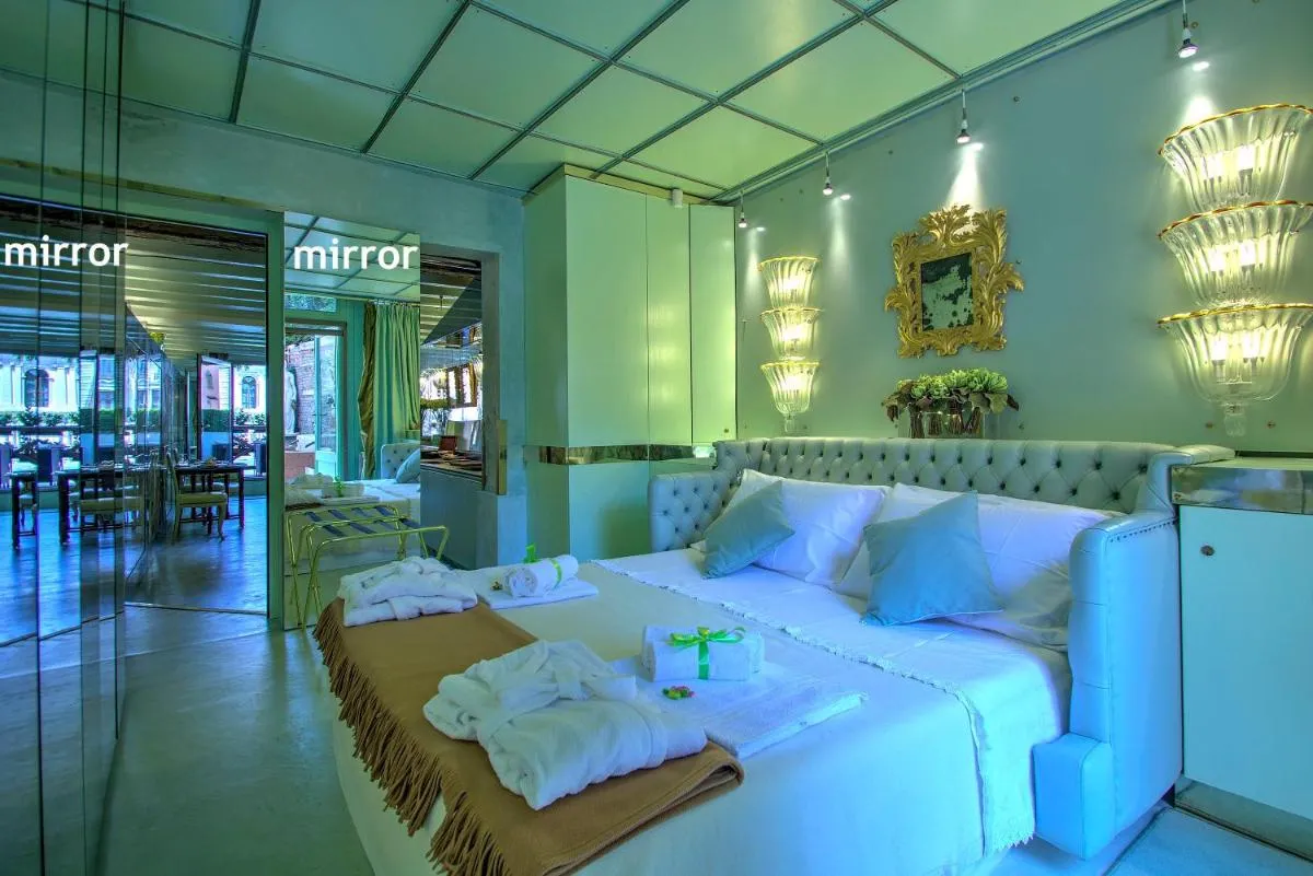 Image 1 of GranDELUX-Canal – BBC Venice Grand Tour 2024 recorded here!