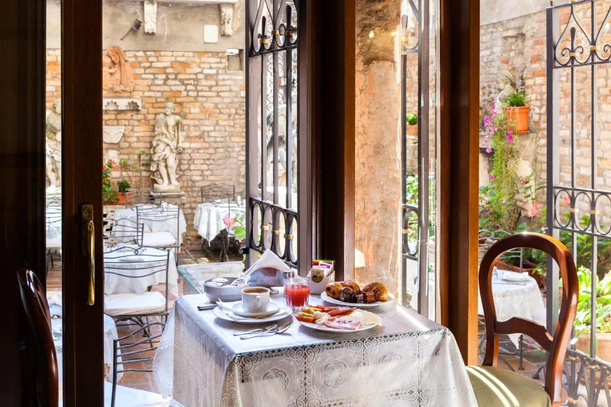 Image 2 of Hotel Al Ponte Mocenigo