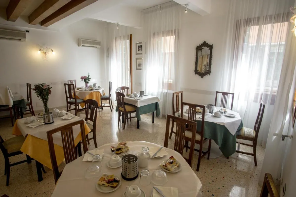 Image 2 of Hotel Antigo Trovatore