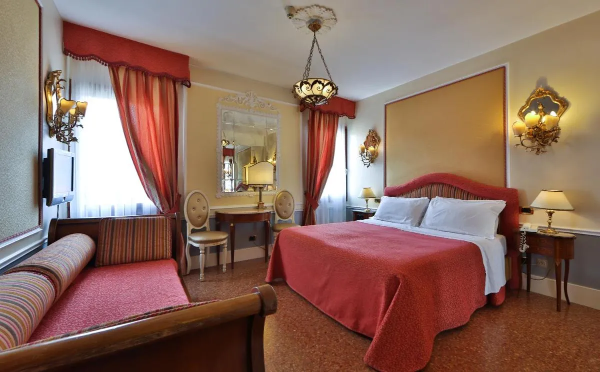 Image 1 of Hotel Arlecchino