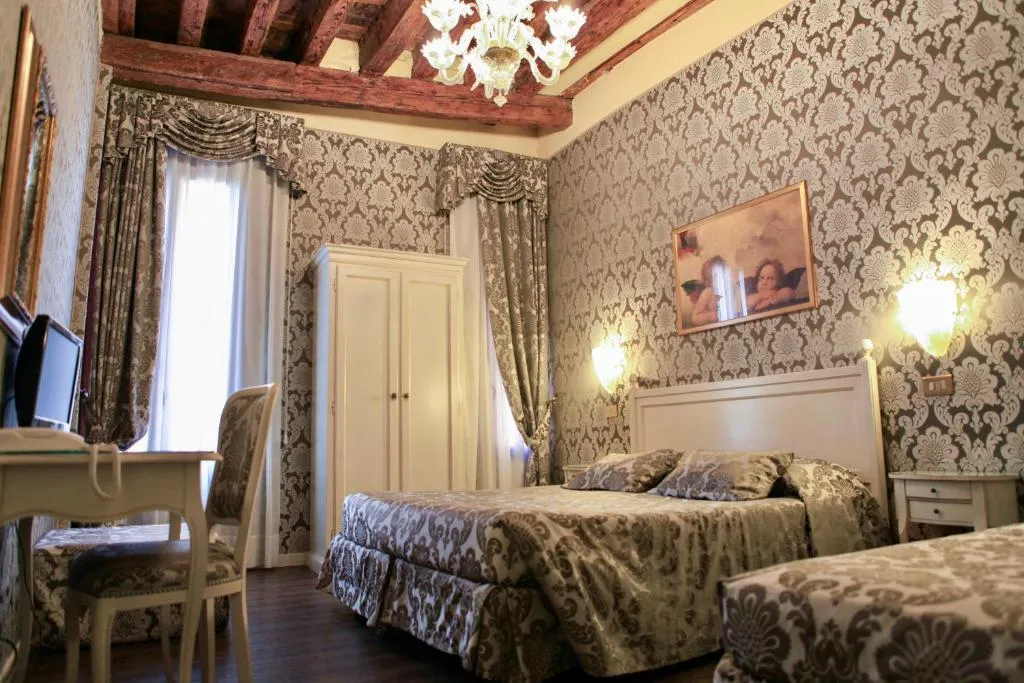 Image of Hotel Bridge