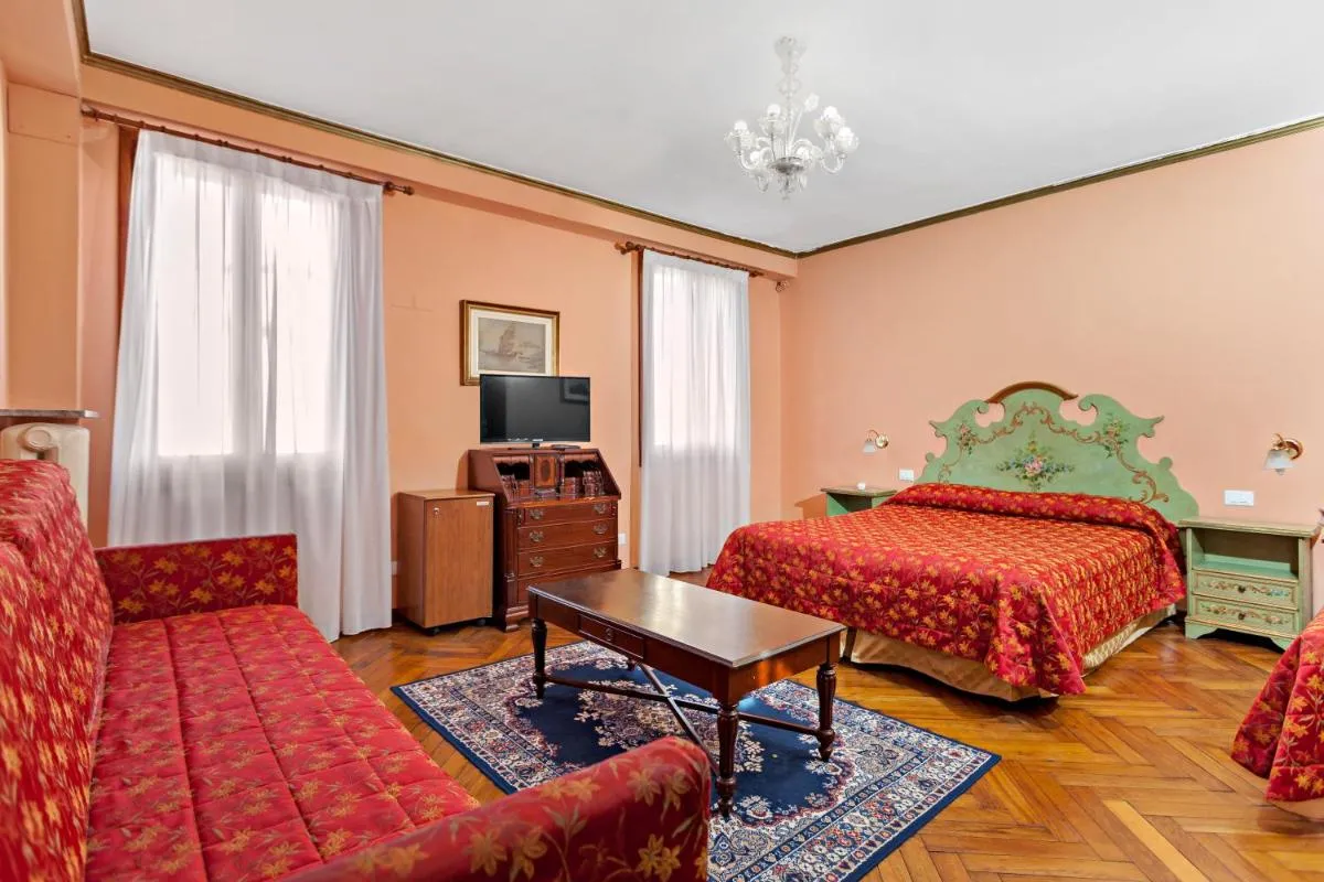 Image 1 of Hotel Malibran
