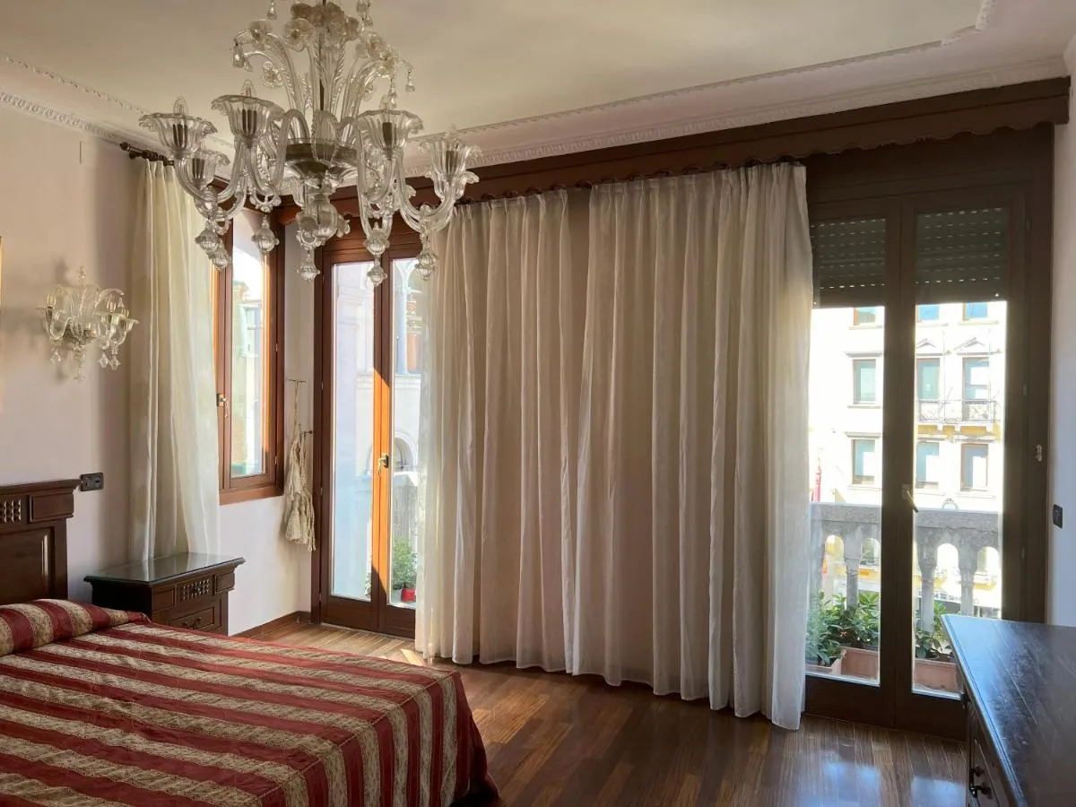 Image 2 of Hotel San Luca Venezia