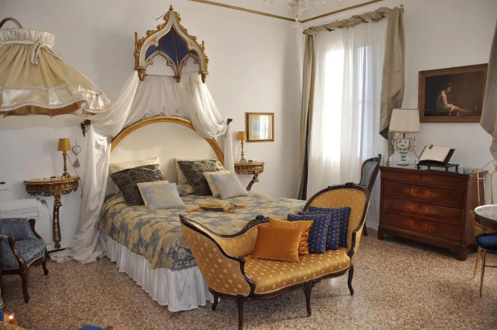 Image of La Chambre D’Ella