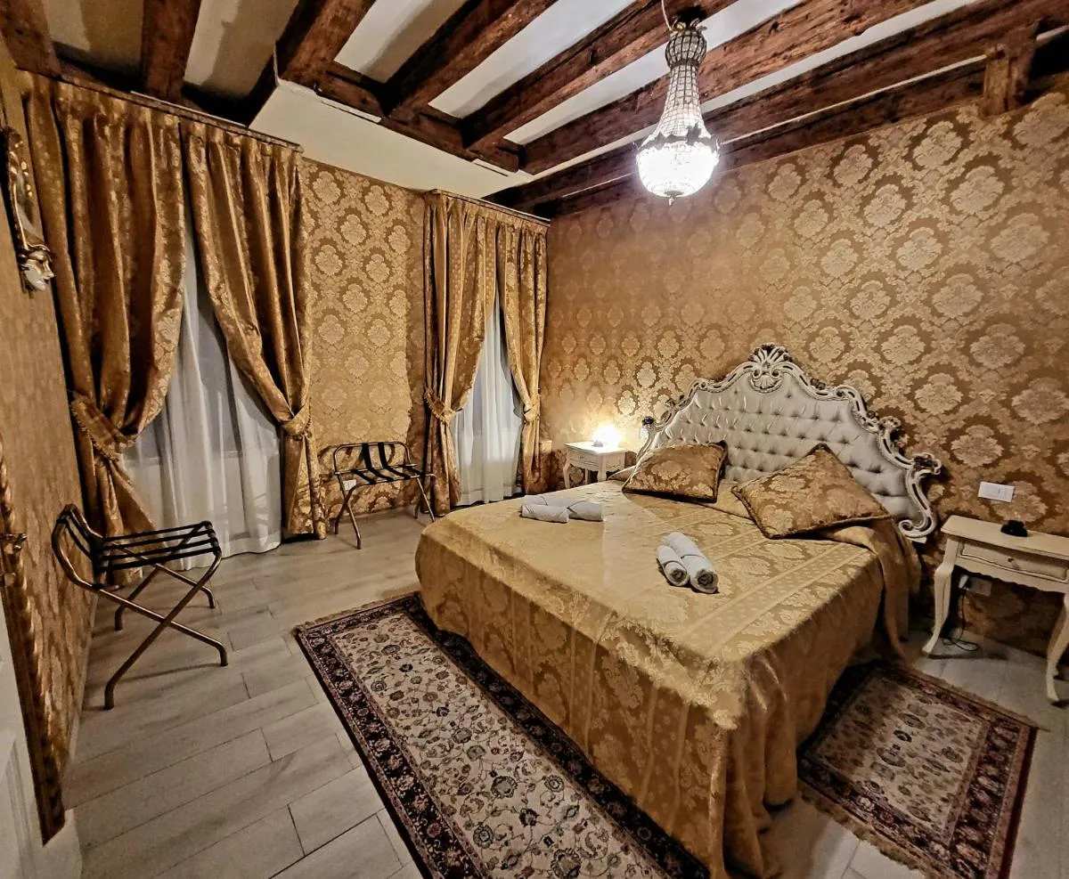Image 6 of La Residenza di Carlo close to Piazza San marco