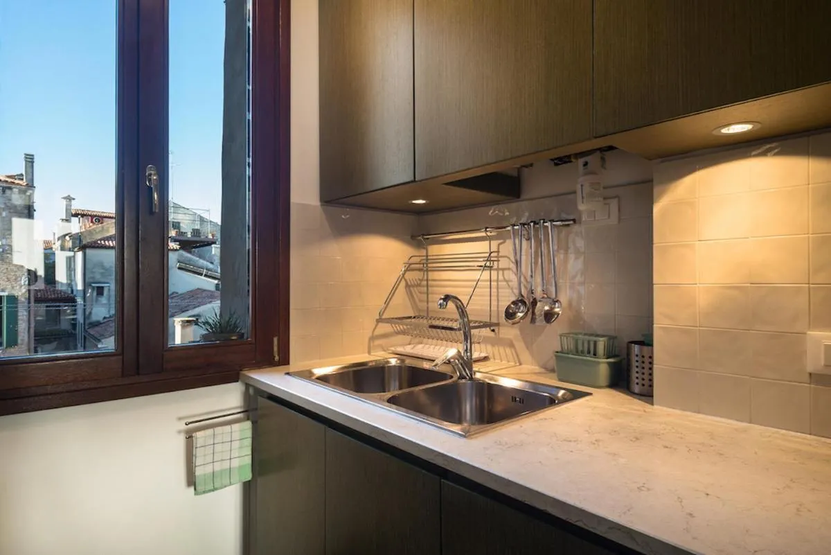 Image 2 of MANSARDINA – 1 min from Accademia – duplex stylish and cosy
