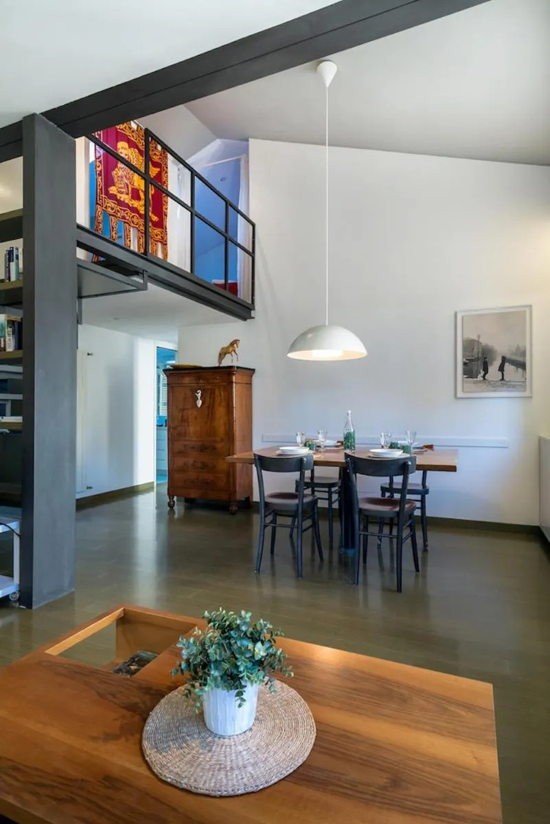 Image 3 of MANSARDINA – 1 min from Accademia – duplex stylish and cosy