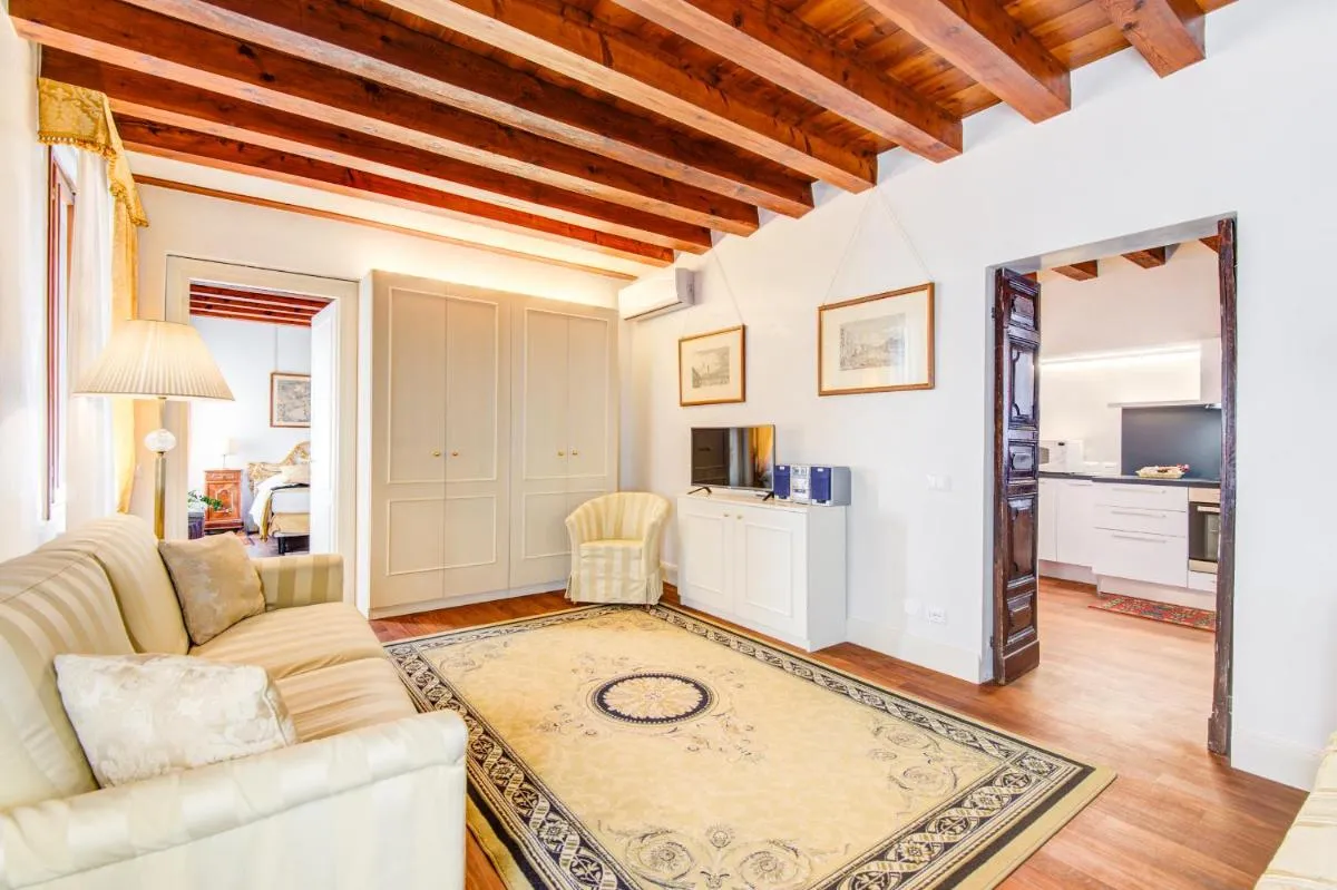 Image 4 of Master Venice Apartments