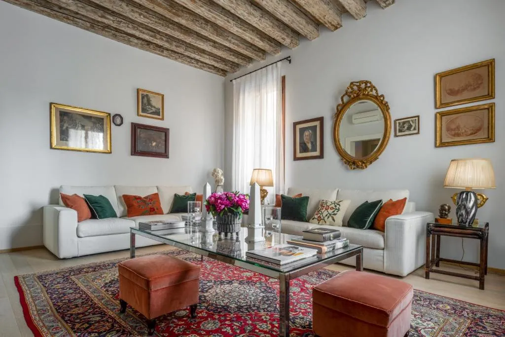 Image of Miracoli Apartment with View on the Canal R&R