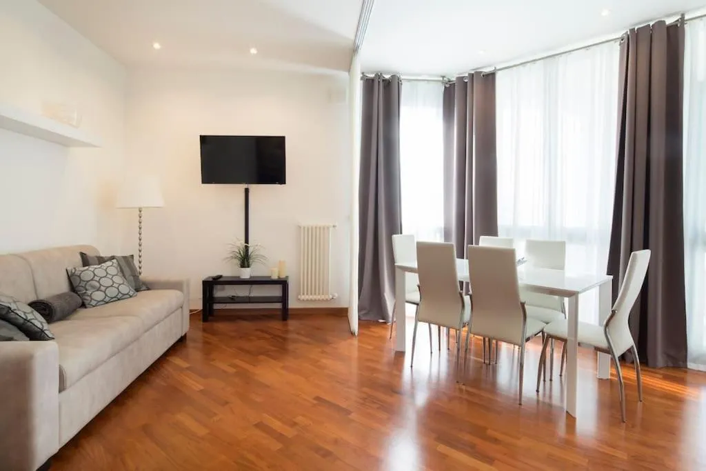 Image 4 of Modern sunny apartment in residental area